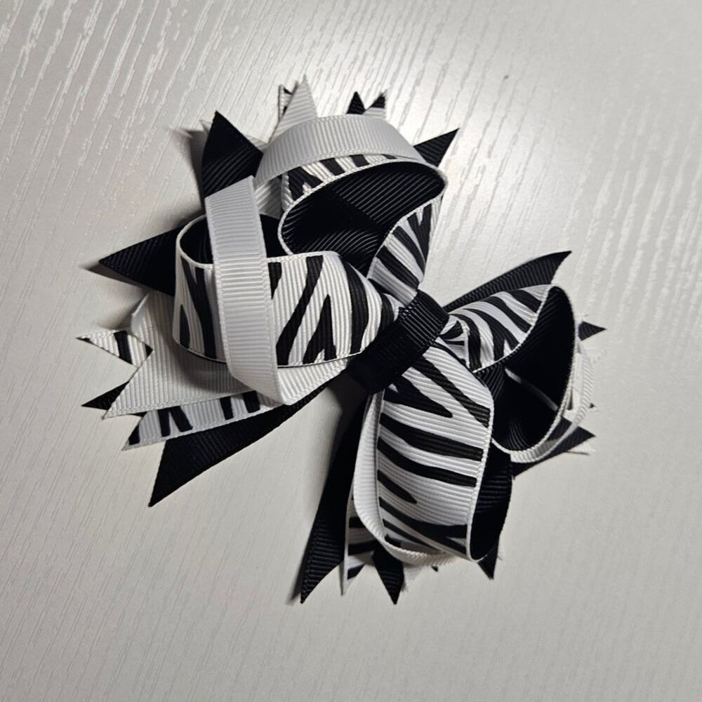 Boutique Black & White Zebra Bow ~ Casual Minimalist Kidcore ~ Cute Accessory